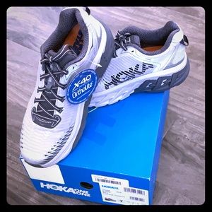 Hoka One One Arahi 1